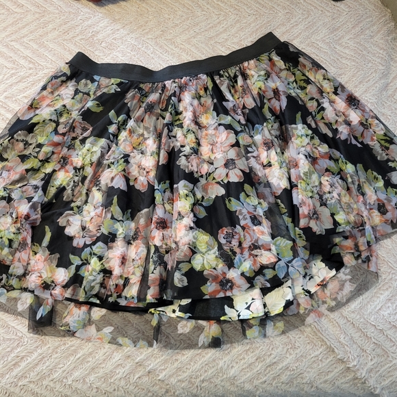 NWOT Torrid Size 4 Floral Tulle Skirt - Picture 3 of 7